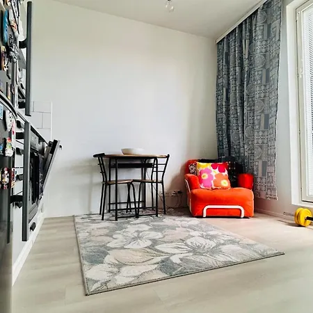 아파트 Modern Nest In Great Location 반타