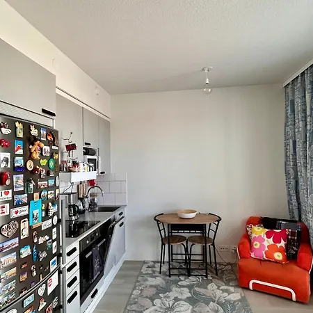 Modern Nest In Great Location 아파트