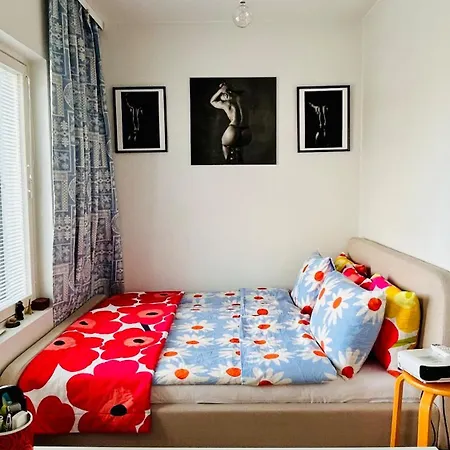 Modern Nest In Great Location *